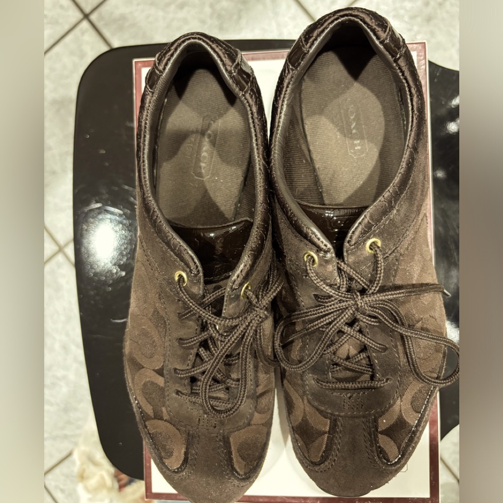 EUC COACH Sneakers-size 7